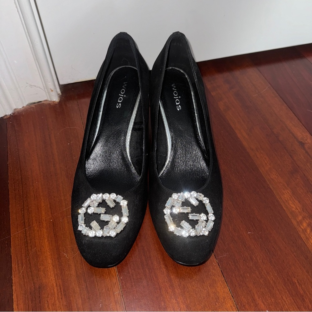 Black Women's Pumps with Embellished Detail